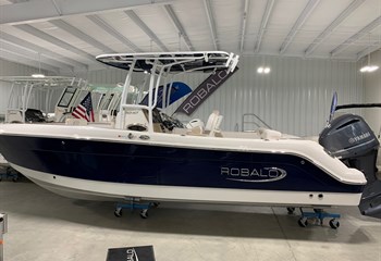 2023 Robalo R242 Biscayne Blue Boat